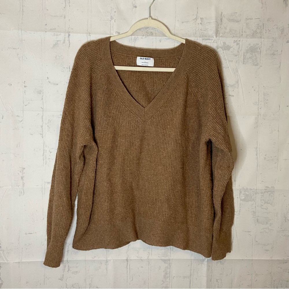 Old Navy V-Neck Sweater Size L